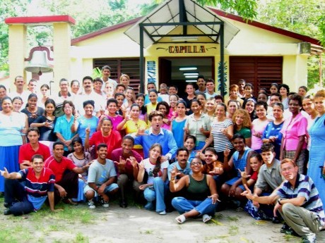 Marco Arriens ministrando oficina para 100 cristãos em Camaguei, Cuba