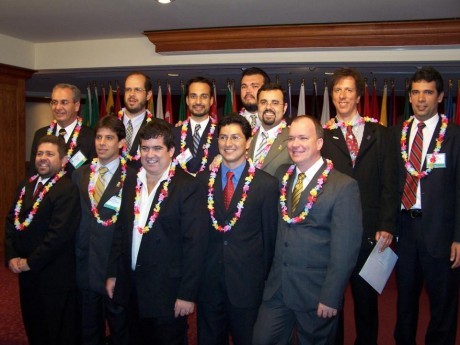 Grupo de brasileiros no treinamento em Maui Grupo de brasileiros no treinamento em Maui