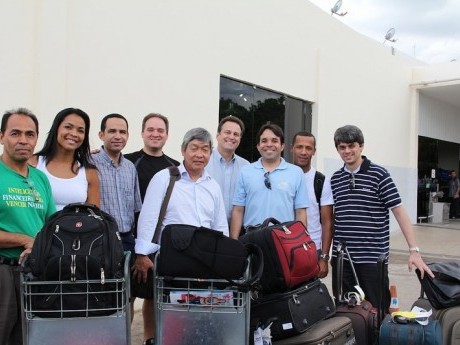 Pastor Rubens e sua filha Jaqueline, Clayton, Inar, Masaki, Ebenézer, Marcelo, Reinaldo, João, Júlio (fotógrafo)