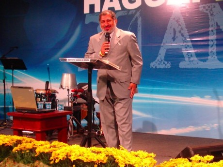 Pr. Jeremias Pereira ministrando no Congresso Haggai 2009 Pr. Jeremias Pereira ministrando no Congresso Haggai 2009