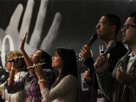 Grupo de Louvor no Congresso Haggai 2010 Grupo de Louvor no Congresso Haggai 2010