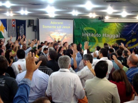 Louvor durante a Semana Haggai 2007 Louvor durante a Semana Haggai 2007