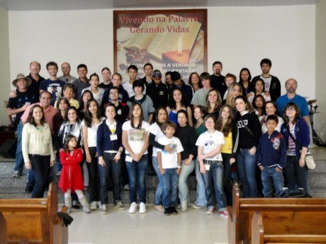 Foto do grupo na IPI de São Sebastião de Grama - Pastor Eliseu