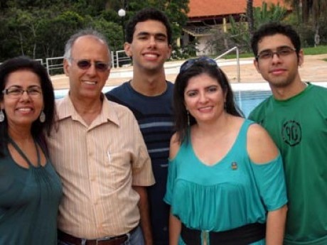 Rozendo e família com Thaís Profeta (executiva para Minas Gerais)