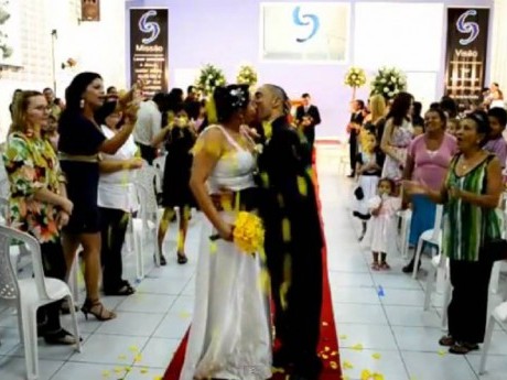 Recessional: Saída dos casais