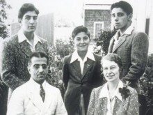 Pr. Waddy Abraham Haggai e esposa Mildred Steere. Atrás: John, Tom e Ted Pr. Waddy Abraham Haggai e esposa Mildred Steere. Atrás: John, Tom e Ted