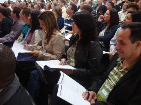 Turmas de Liderança Avançada acompanham a explicação sobre Projetos